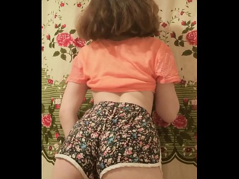❤️ سیکسی نوجوان بیب کیمرے پر اپنی شارٹس اتار رہی ہے۔ ہم پر ur.special-grasser.ru ❌️